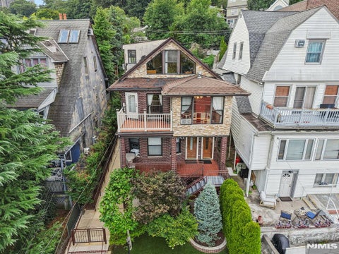 Photo of 32 Hudson Ter #2, Edgewater, NJ 07020 (MLS # 26022090)