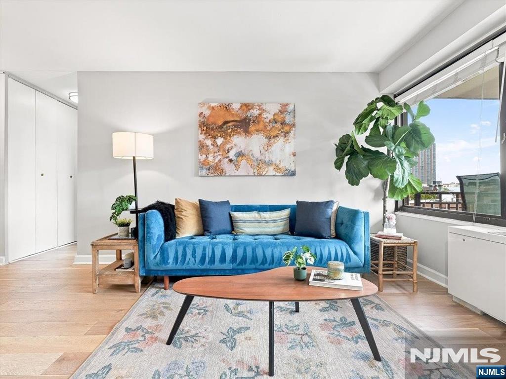 135 Montgomery Street 8B