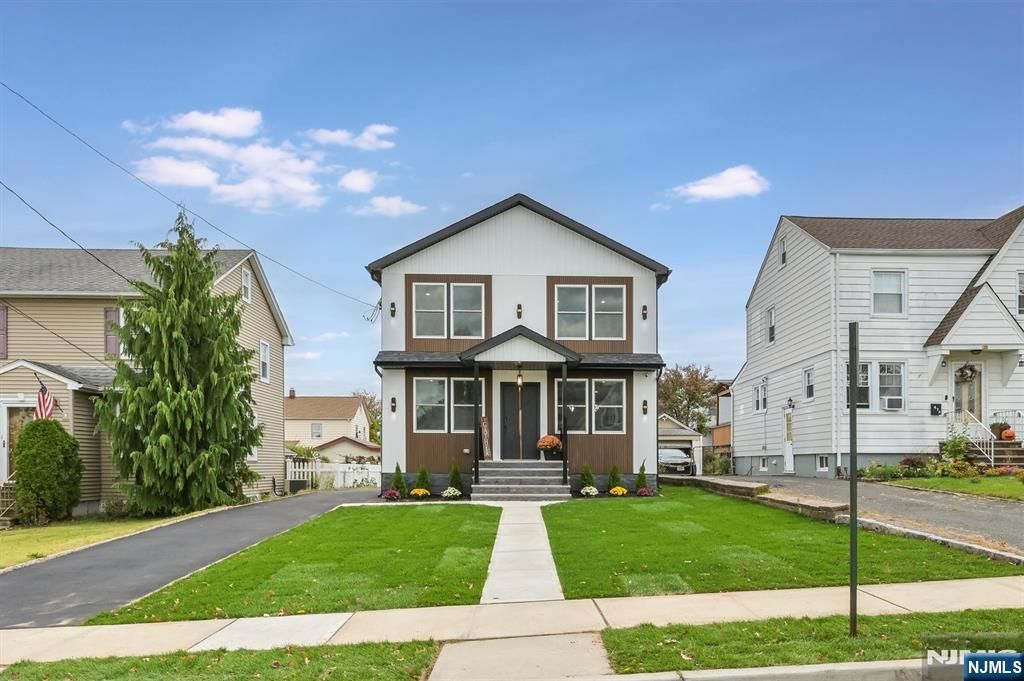 Photo of 476 Innes Road, Wood Ridge, NJ 07075 (MLS # 25037560)