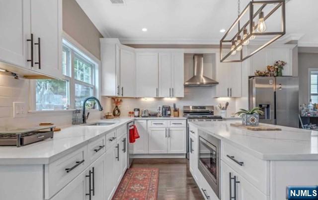 Rental Property at 53 Stuyvesant Ct, Clifton, New Jersey - Bedrooms: 3 
Bathrooms: 3.5 
Rooms: 5  - $5,100 MO.