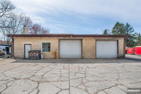 MLS: 25013627