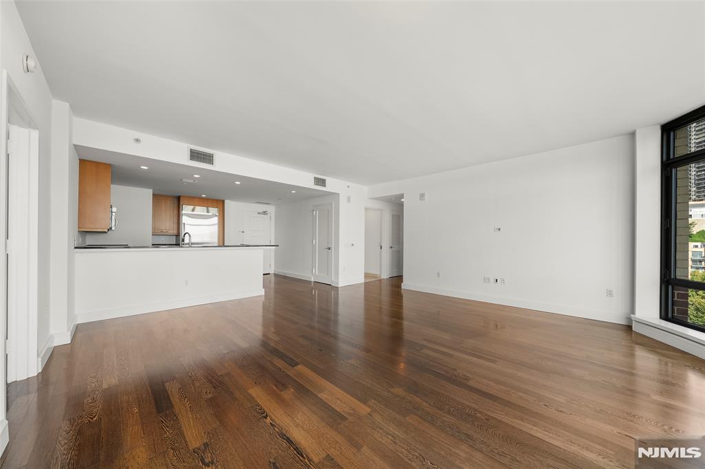 8100 River Road 815