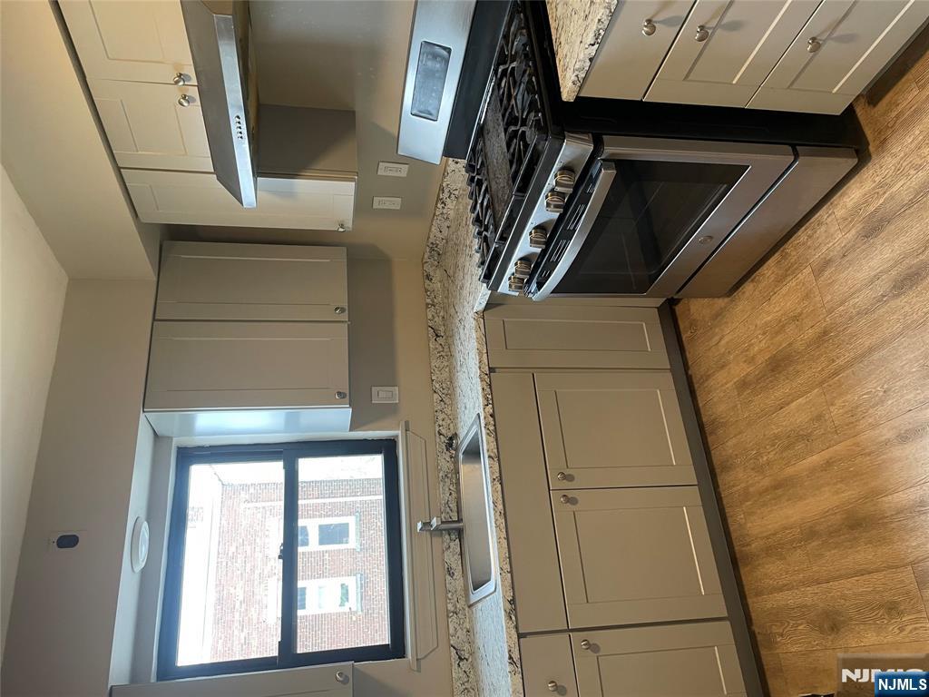 232230 Anderson 3A, Fairview, New Jersey - 3 Bedrooms  
1 Bathrooms  
5 Rooms - 