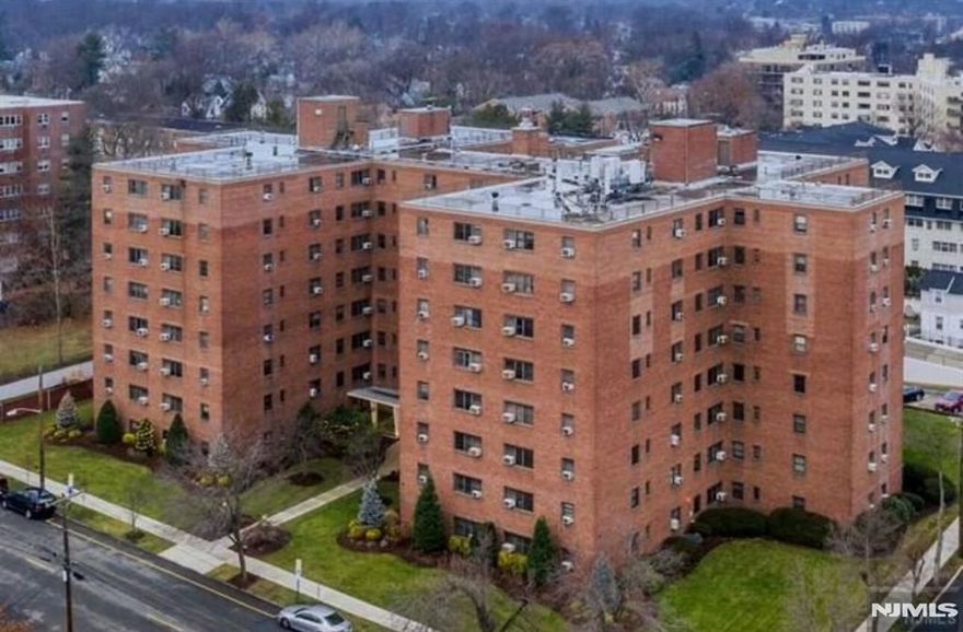 Awesome 2-Bedroom Corner Unit Condo on the 3rd Floor in Berkley Arms with walking distance to NYC Train/Bus & close to HUMC. In the desirable Fairmount section of Hackensack, the condo is approximately 1,100 sq. ft. with large Living Room, Dining Room and large kitchen. 208 Anderson has 1 covered parking spot (#203) and access to the pool when opened. Spacious condo with great location to transportation, restaurants, shopping, parks & HUMC.