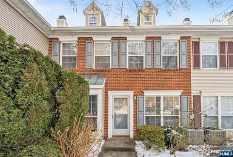 Photo of 1037 Cumberland, Mahwah, NJ 07430 (MLS # 25043334)