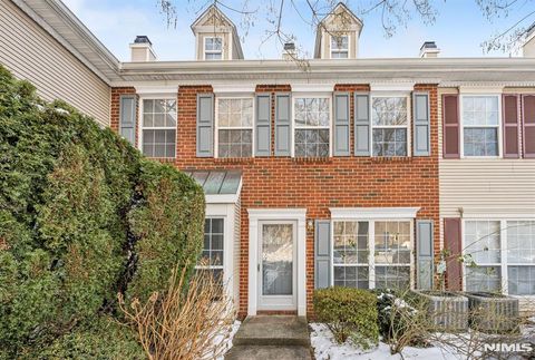 Photo of 1037 Cumberland, Mahwah, NJ 07430 (MLS # 25043334)