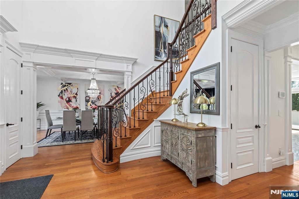 Photo of 76 N Leswing Avenue, Saddle Brook, NJ 07663 (MLS # 25027196)