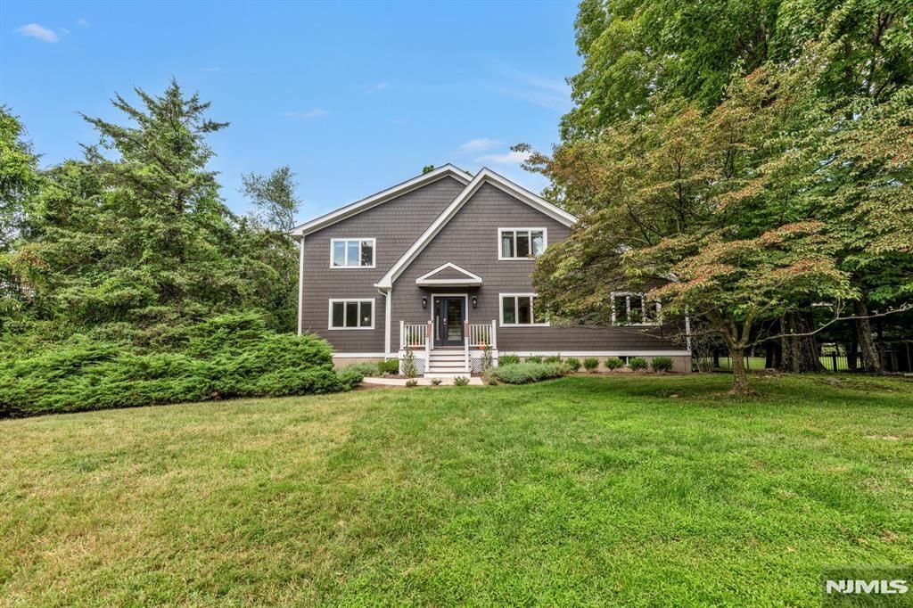 Photo of 156 Deer Trail, Ramsey, NJ 07446 (MLS # 25031141)