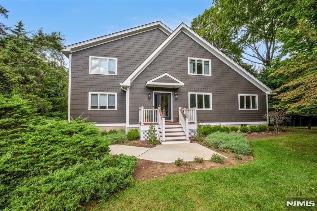 Photo of 156 Deer Trail, Ramsey, NJ 07446 (MLS # 25031141)