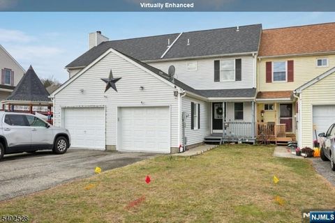 Photo of 15 Lakeview Terrace, Other Areas, NJ 07461 (MLS # 25043837)