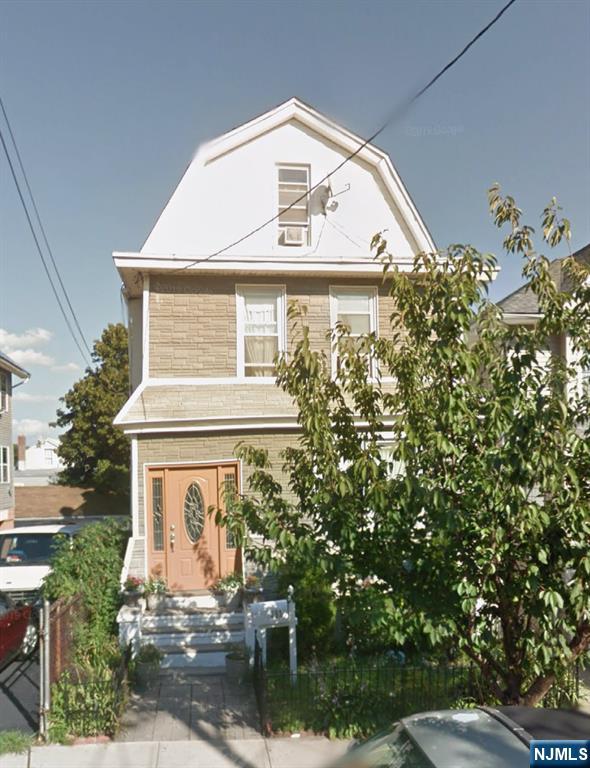 252 Hornblower Avenue, Belleville, New Jersey - 5 Bedrooms  
3 Bathrooms  
15 Rooms - 