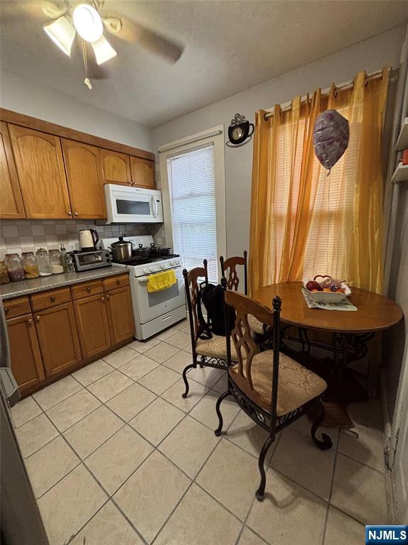 Paterson, New Jersey 07503, United States, 9 Bedrooms Bedrooms, ,4 BathroomsBathrooms,Residential,Pending,139579