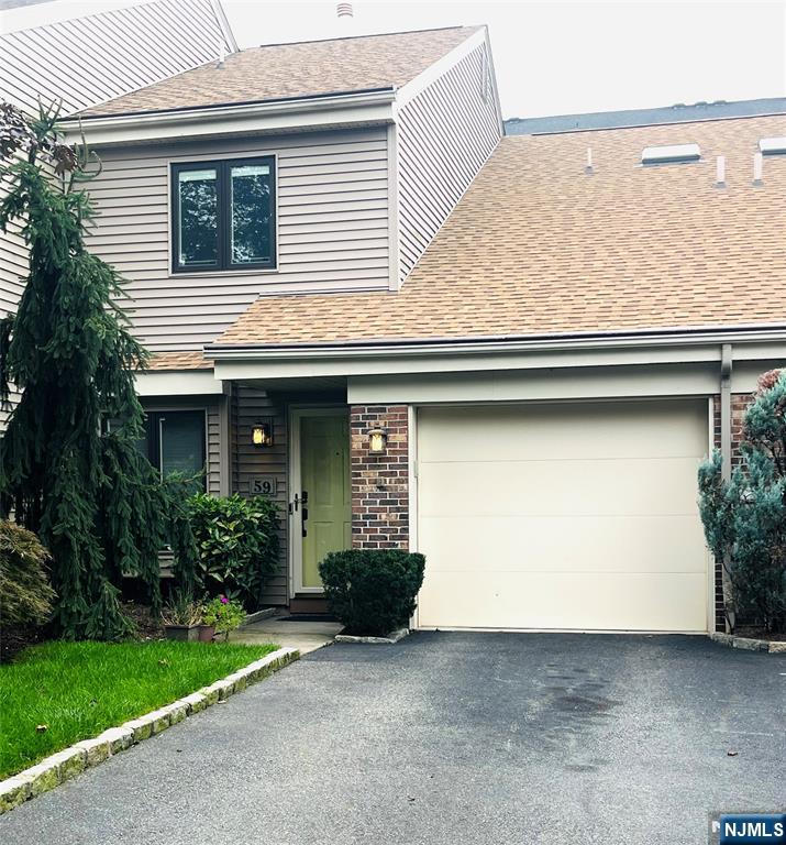 Saddle Brook, New Jersey 07663, United States, 2 Bedrooms Bedrooms, ,3 BathroomsBathrooms,Residential,Active,219060