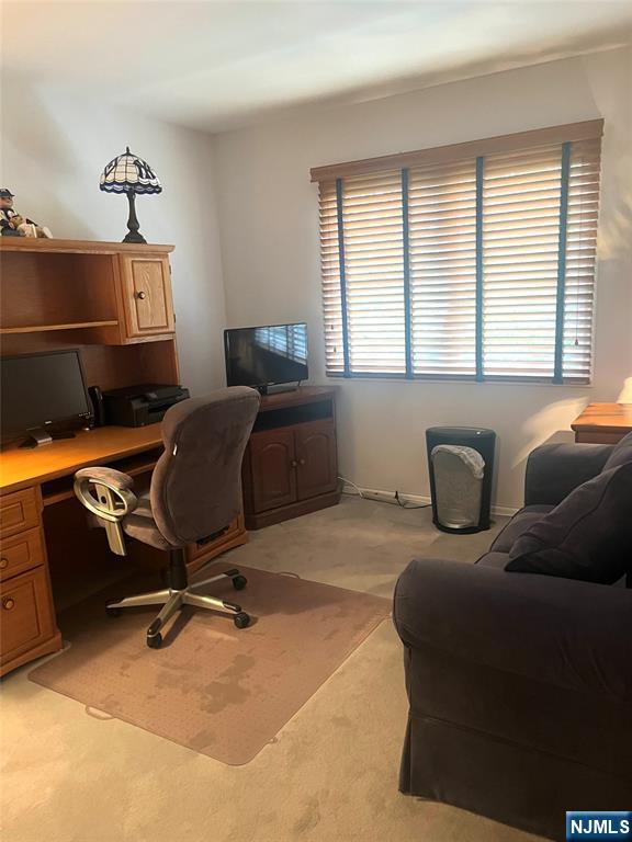 Saddle Brook, New Jersey 07663, United States, 2 Bedrooms Bedrooms, ,3 BathroomsBathrooms,Residential,Active,219060