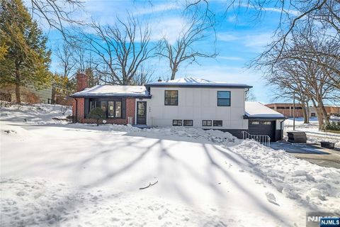 589 Fletcher Avenue Oradell NJ 07649