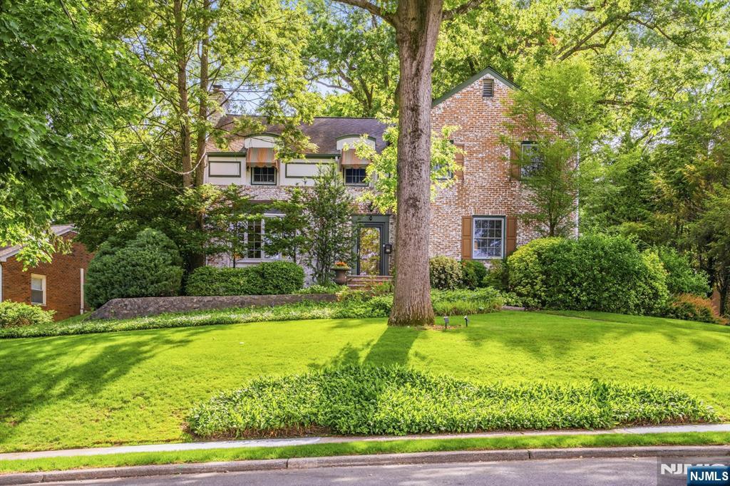 34 Hillside Avenue
