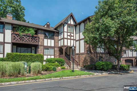 Photo of 1208 Faulkner Court, Mahwah, NJ 07430 (MLS # 26028470)