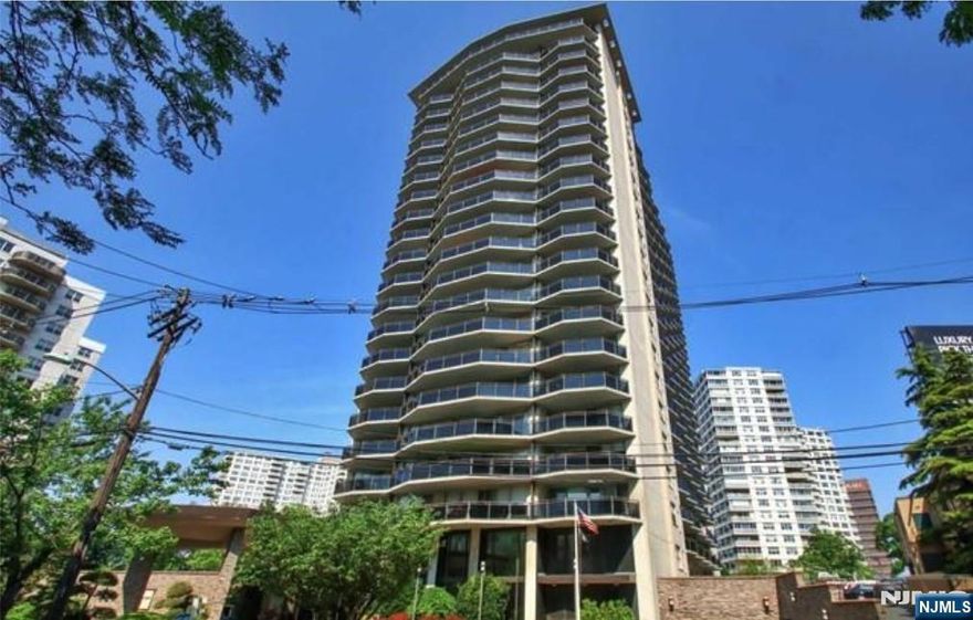 Largest 2 bedroom, 2 full bath on high floor with eat-in kitchen, and oversized terrace in Fort Lee's Pembroke Co-op. Panoramic views of the GW Bridge, Hudson River & NYC. Beautiful kitchen & bathrooms, Hard wood floors. Master has en-suite master bath with Jacuzzi Tub and walking in closets with built-ins. Total $2,381.29 all inclusive($2140.16 maint, $59.13 cable/internet, $110 Indoor spot, $72 out spot). The Pembroke is a full service luxury building with 24hr Doorman, Pool, Gym, Conveniently located near the G.W. Bridge in the center of the Fort Lee.