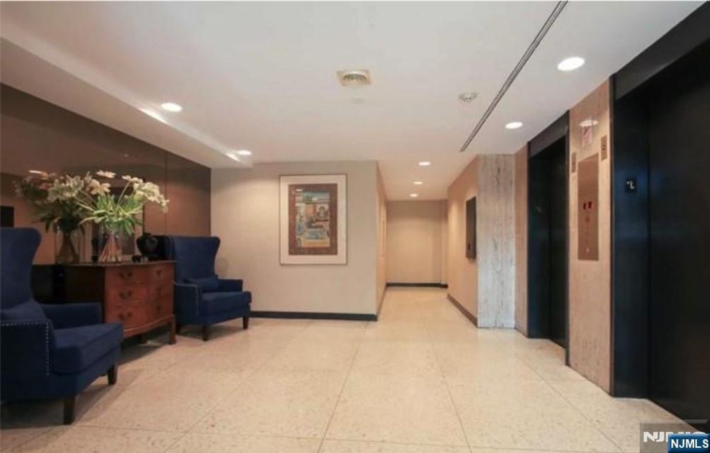 Photo of 2077 Center Avenue #20J, Fort Lee, NJ 07024 (MLS # 26008006)