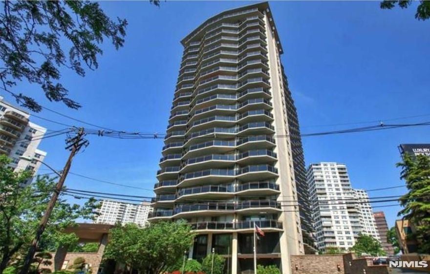 Largest 2 bedroom, 2 full bath on high floor with eat-in kitchen, and oversized terrace in Fort Lee's Pembroke Co-op. Panoramic views of the GW Bridge, Hudson River & NYC. Beautiful kitchen & bathrooms, Hard wood floors. Master has en-suite master bath with Jacuzzi Tub and walking in closets with built-ins. Total $2,381.29 all inclusive($2140.16 maint, $59.13 cable/internet, $110 Indoor spot, $72 out spot). The Pembroke is a full service luxury building with 24hr Doorman, Pool, Gym, Conveniently located near the G.W. Bridge in the center of the Fort Lee.