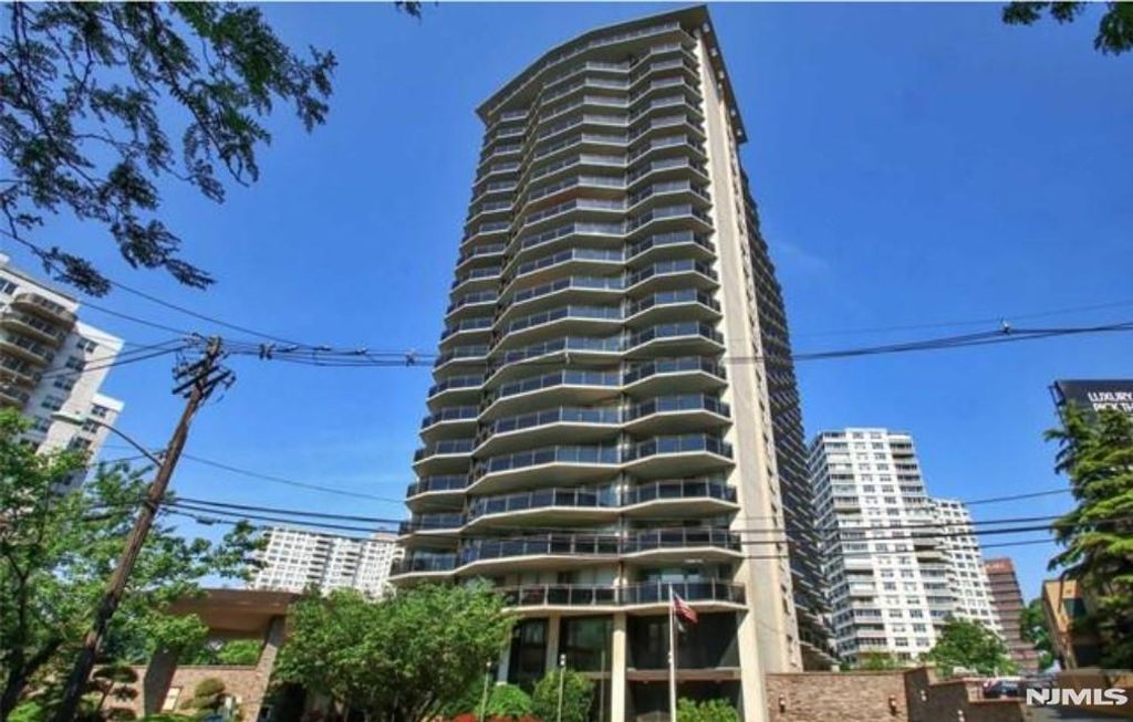 Photo of 2077 Center Avenue #20J, Fort Lee, NJ 07024 (MLS # 26008006)