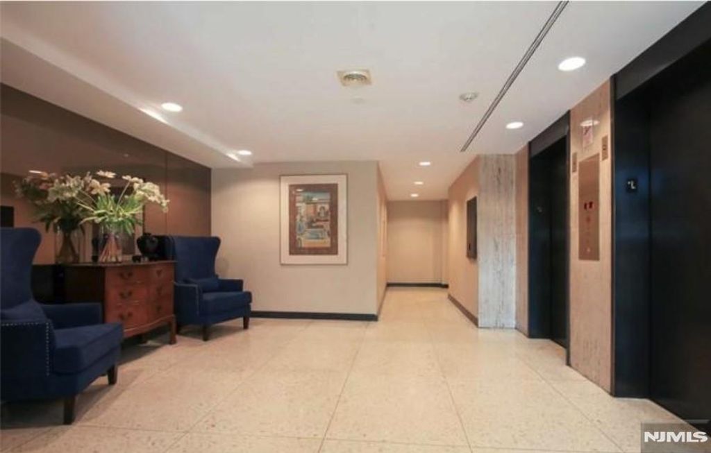 Photo of 2077 Center Avenue #20J, Fort Lee, NJ 07024 (MLS # 26008006)