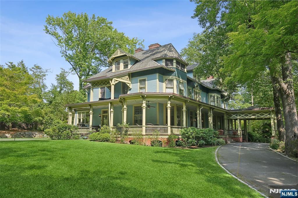 Photo of 40 Highland Avenue, Millburn, NJ 07078 (MLS # 25019446)