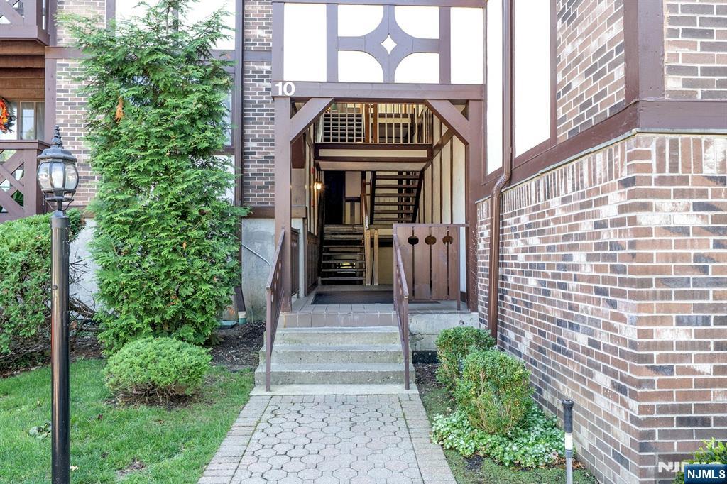 1008 Thoreau Court