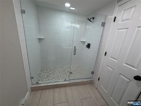 1027 Maple Avenue B (left side Ridgefield NJ 07657