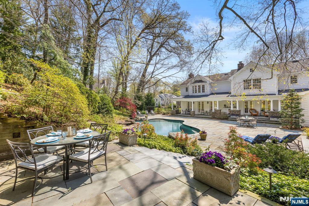345 W Shore Drive
