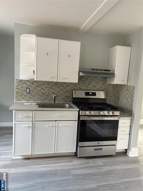 Photo of 36 Ardale Rd, Paramus, NJ 07652 (MLS # 25038603) Photo of 36 Ardale Rd, Paramus, NJ 07652 (MLS # 25038603)