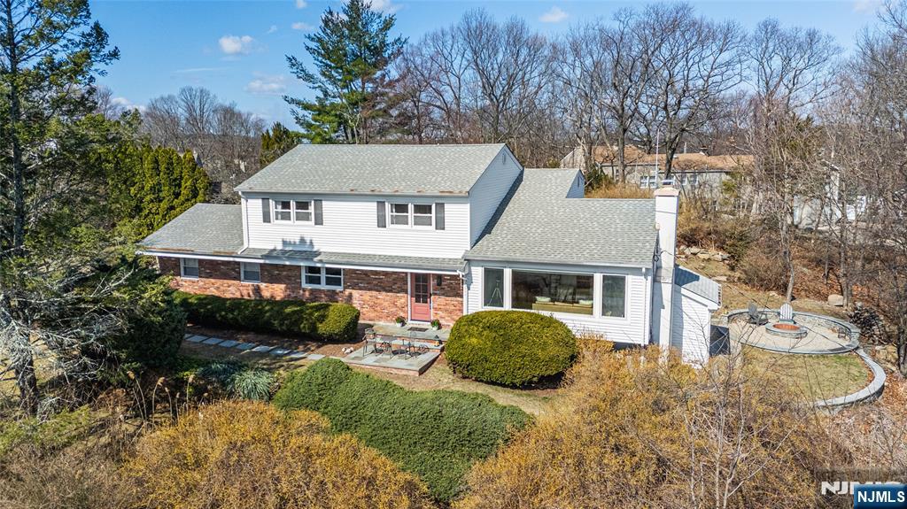 33 Lincoln Road, Kinnelon Borough, New Jersey - 4 Bedrooms  
3 Bathrooms  
11 Rooms - 
