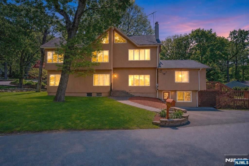 Photo of 17 Hickory Drive, Oakland, NJ 07436 (MLS # 26017831)