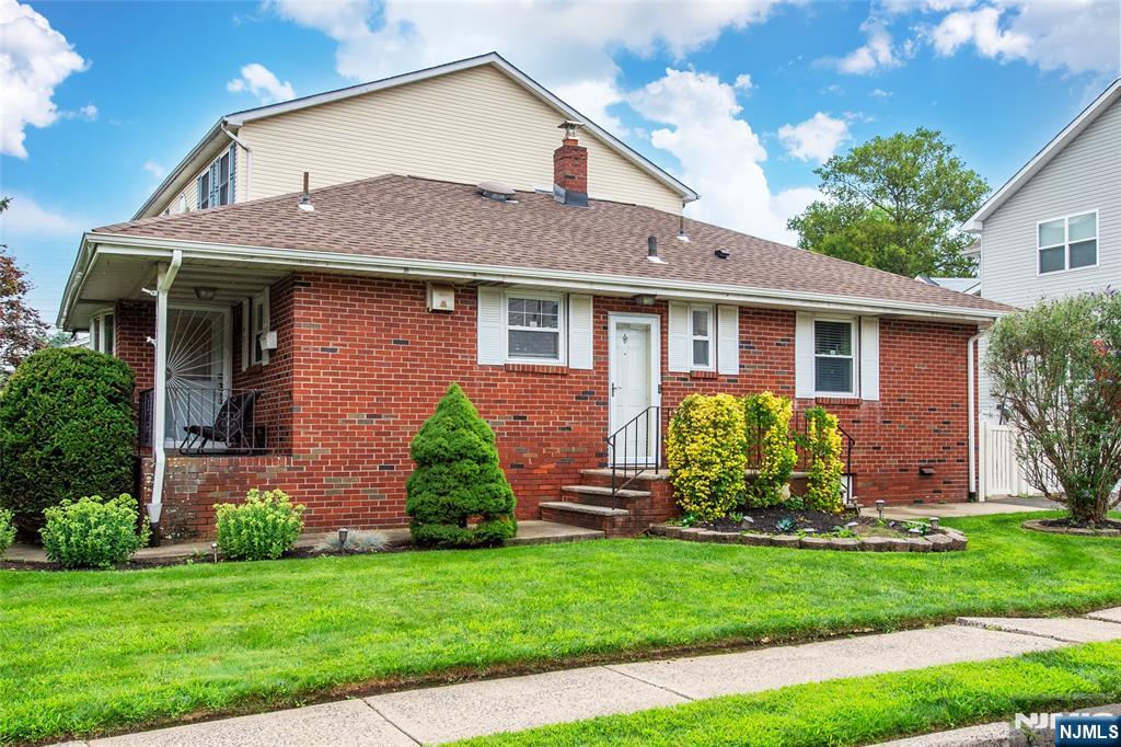 85 Bloomfield Avenue