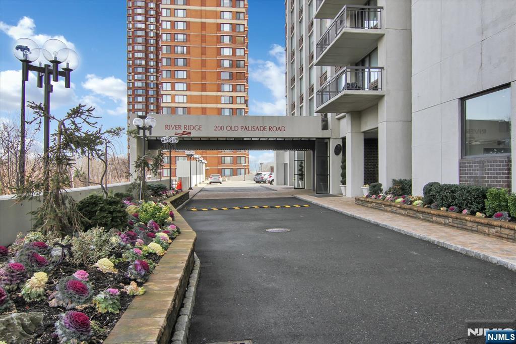 200 Old Palisade PH4/5