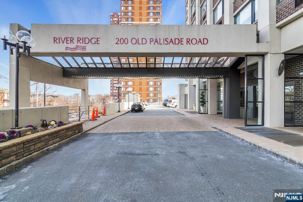 200 Old Palisade PH4/5
