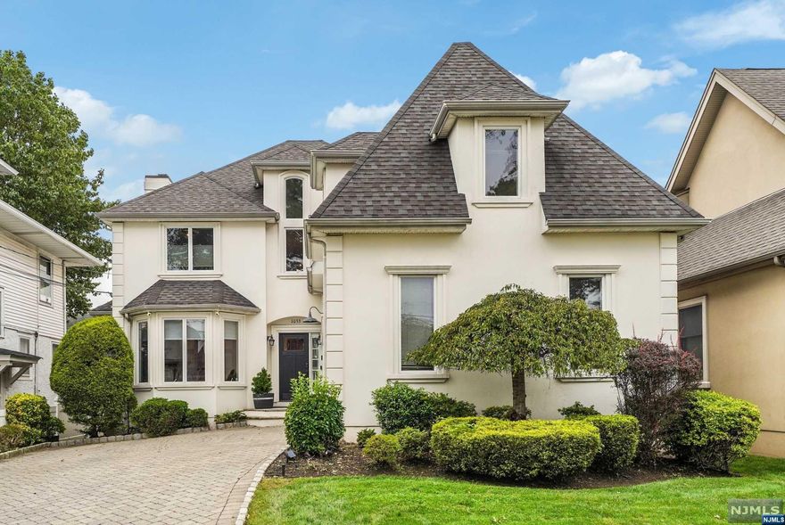 Welcome to 1033 Kingsland Lane! This stunning home boasts a total of 5 bedrooms, 3.5 bathrooms, high ceilings, and modern finishes, making it the perfect place to consider your new home. This home has a total of 3625 square feet of living space, including a basement. The kitchen and all 3 bathrooms have been renovated with a modern luxury touch. As you enter, you will be impressed by the natural light that floods the living space through its large windows and patio door. After a few steps, you will be struck by a beautiful backyard with a modern pool extending from the patio. The backyard has been designed to enjoy with zero maintenance. The open floor plan seamlessly connects the living room, kitchen, and dining room, making it the perfect space for entertaining guests or enjoying quality time. The kitchen features top-of-the-line stainless steel appliances, a large center island, and ample counter space. Take advantage of the opportunity to make this stunning property yours.