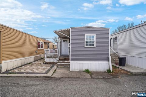 21 Helen Moonachie NJ 07074