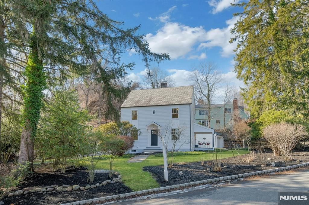 Photo of 30 Edgecliff Road, Montclair, NJ 07043 (MLS # 26001658)