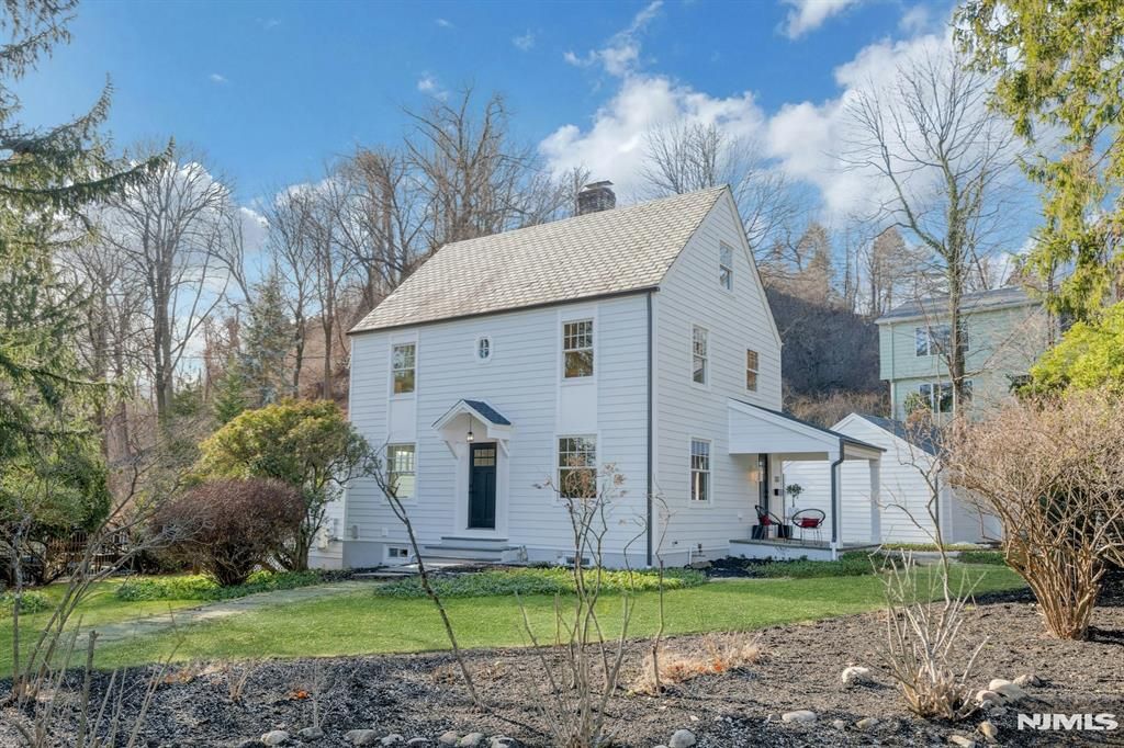 Photo of 30 Edgecliff Road, Montclair, NJ 07043 (MLS # 26001658)