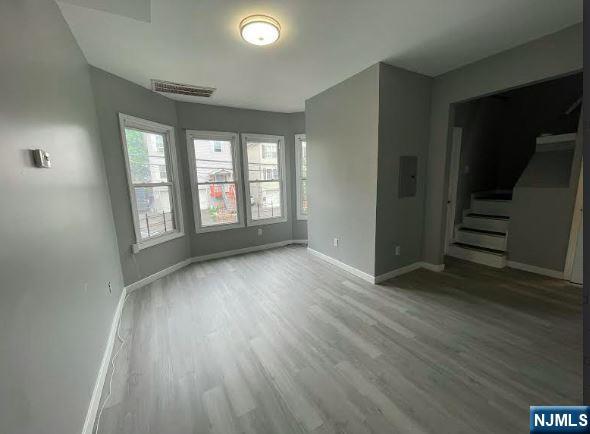 Rental Property at 54 N 4th St 2, Paterson, New Jersey - Bedrooms: 3 
Bathrooms: 1 
Rooms: 6  - $2,600 MO.
