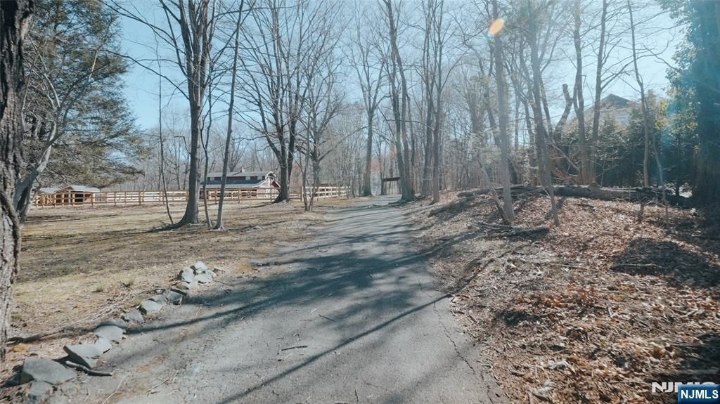 Photo of 98 E Saddle River Road, Saddle River, NJ 07458 (MLS # 25008500)