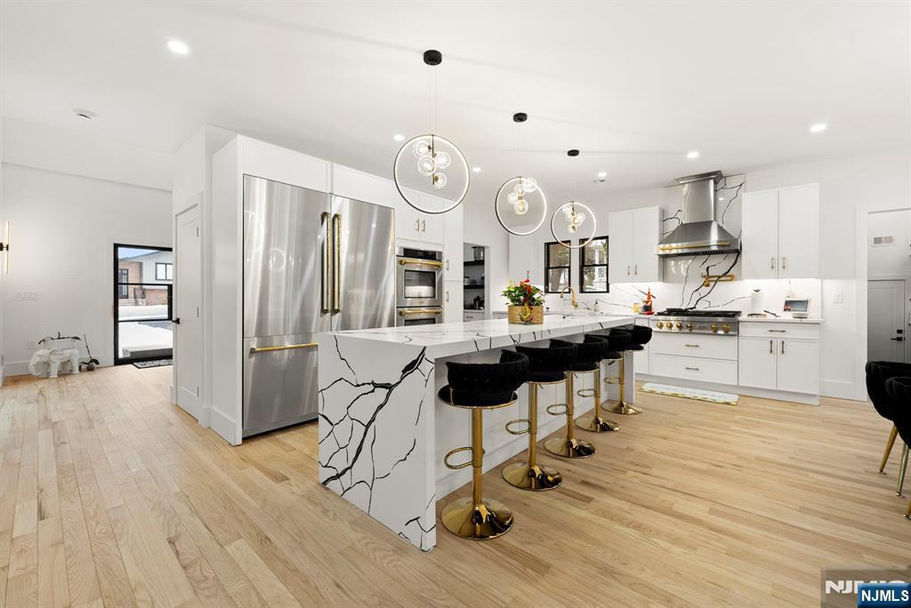 Property for Sale at 534 Closter Dock Road, Closter, New Jersey - Bedrooms: 5 
Bathrooms: 5 
Rooms: 11  - $1,999,999