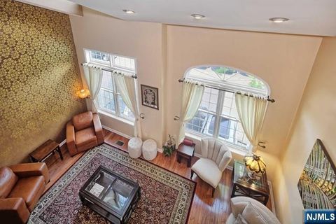 88 Lydia Drive Guttenberg NJ 07093