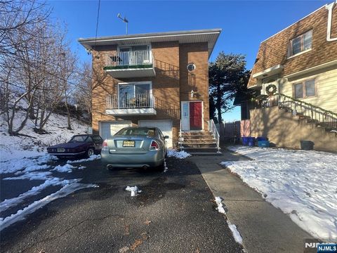 135 Jay Avenue Lyndhurst NJ 07071