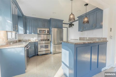 Photo of 516 North St, Teaneck, NJ 07666 (MLS # 26026173)