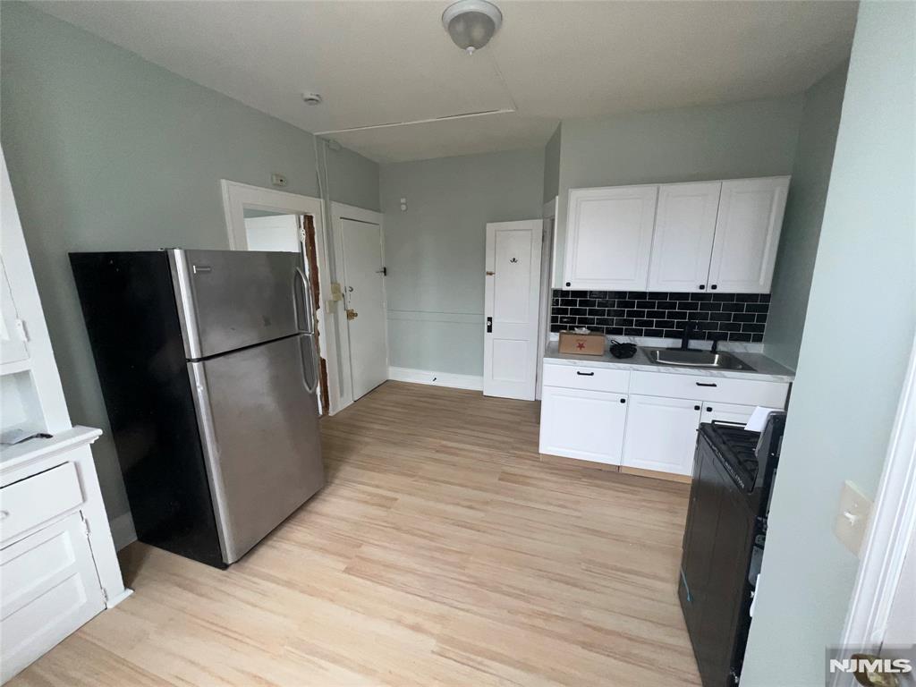 Passaic, New Jersey 07055, United States, 2 Bedrooms Bedrooms, ,1 BathroomBathrooms,Residential,Active,249818