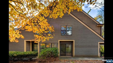 21 Plymouth Alley F West Milford NJ 07480