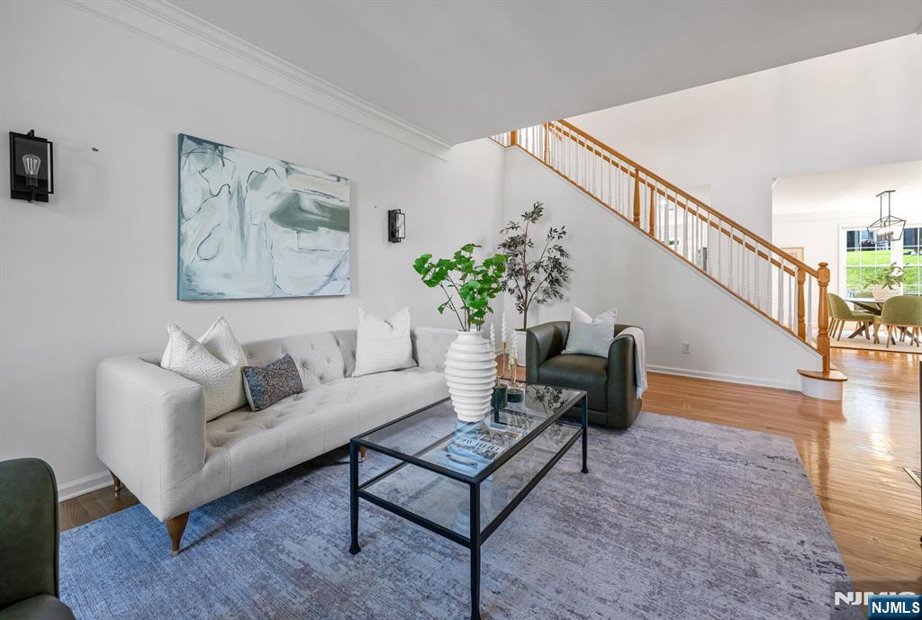 17 Crooked Hill