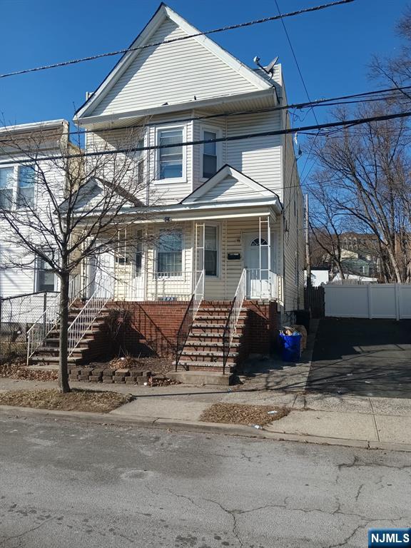 Rental Property at 293 Ogden St, Orange, New Jersey - Bedrooms: 2 
Bathrooms: 1 
Rooms: 5  - $2,100 MO.